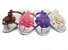 10.HOGAN sandals with flower ss 2009.jpg